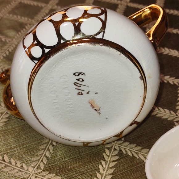 Vintage Sudlows Teapot Accented in Gold and Pink Rose Pattern - Picture 6 of 7